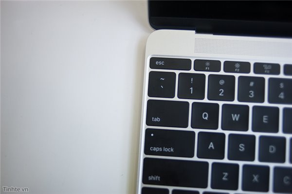 上市前偷跑了！蘋果12寸全新MacBook開箱