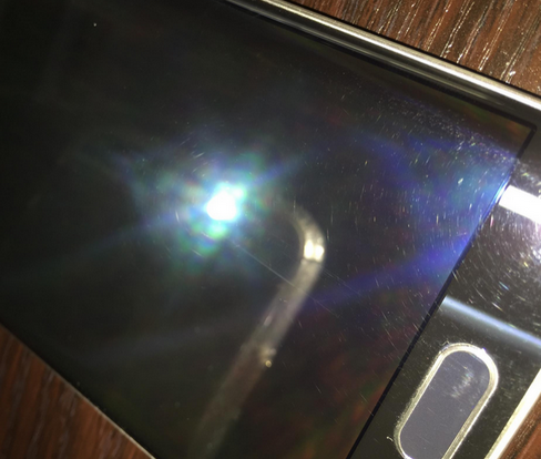 傷不起！新買三星S6 Edge驚現各種傷痕