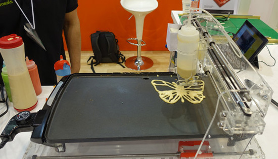 1428155122338280.jpg 早餐輕松印:煎餅打印機PancakeBot