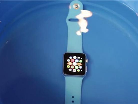 造嗎？你可以戴著你的Apple Watch洗澡