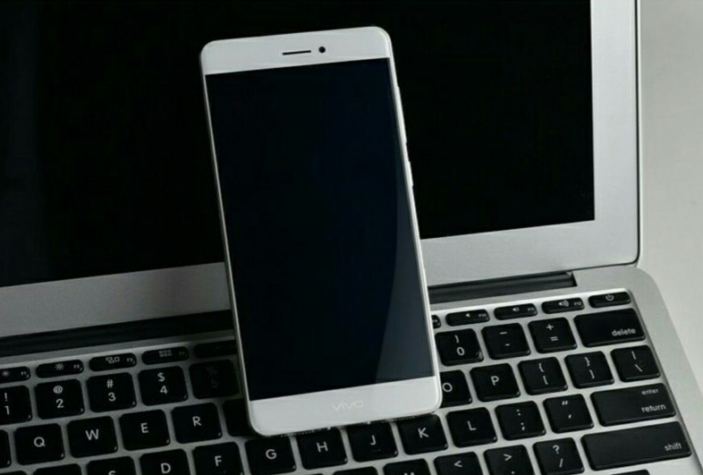 1430375740270740.jpg LOGO會發光哦!vivo新機爆點太多看不過來