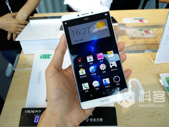 2499元起，全金屬OPPO R7和R7 Plus上手