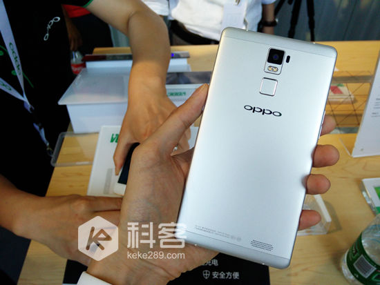 2499元起，全金屬OPPO R7和R7 Plus上手