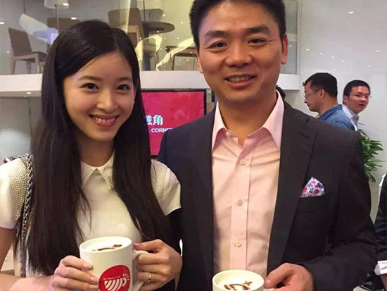 央視曝光京東賣假貨，劉強(qiáng)東卻和奶茶在拍婚照