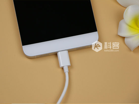 1432583785556378.jpg 豈能小看無邊框?!樂視超級手機1體驗評測