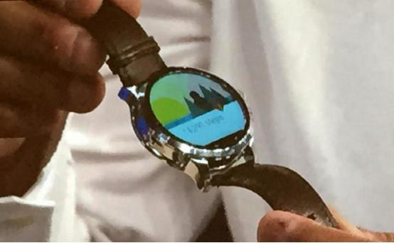 Moto 360被山寨了?Fossil智能手表亮相