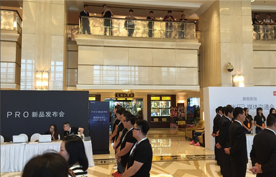 江湖對(duì)決!小米、魅族這場(chǎng)面鬧大了吧