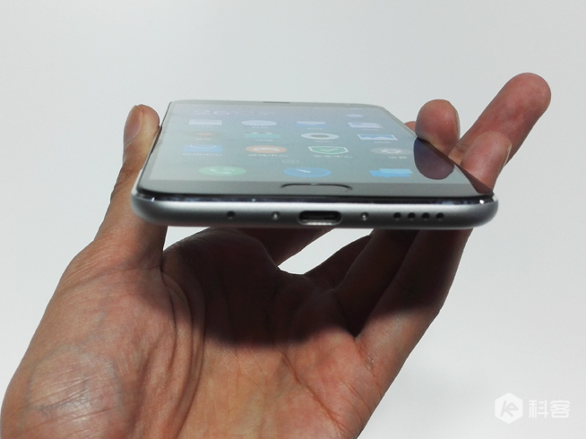 還以為iPhone又發布了,魅族PRO 5上手圖賞