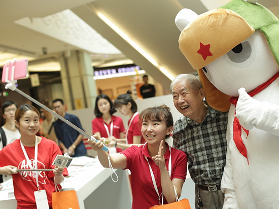 小米4c線下全國(guó)首賣，竟比iPhone 6s還火爆！