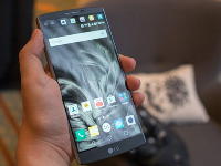 視頻：售價破4千！主副雙屏LG V10真機上手?