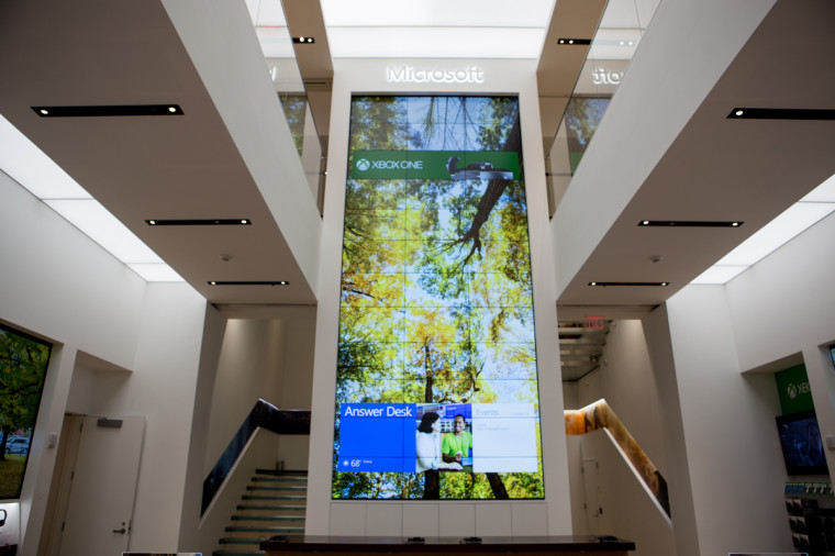 比蘋果Apple Store更氣派！全球最大微軟旗艦店開業(yè)