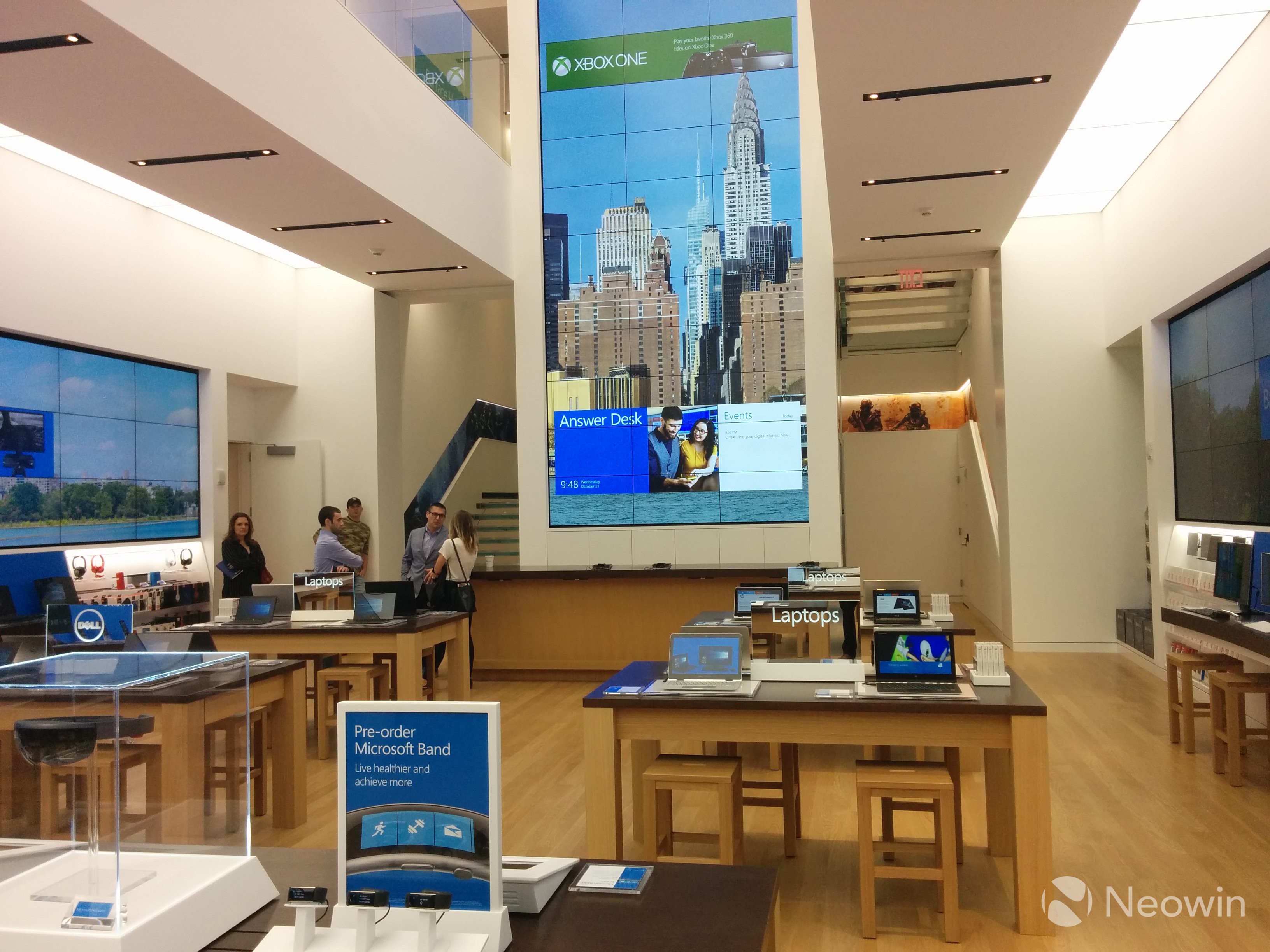 比蘋果Apple Store更氣派！全球最大微軟旗艦店開業(yè)