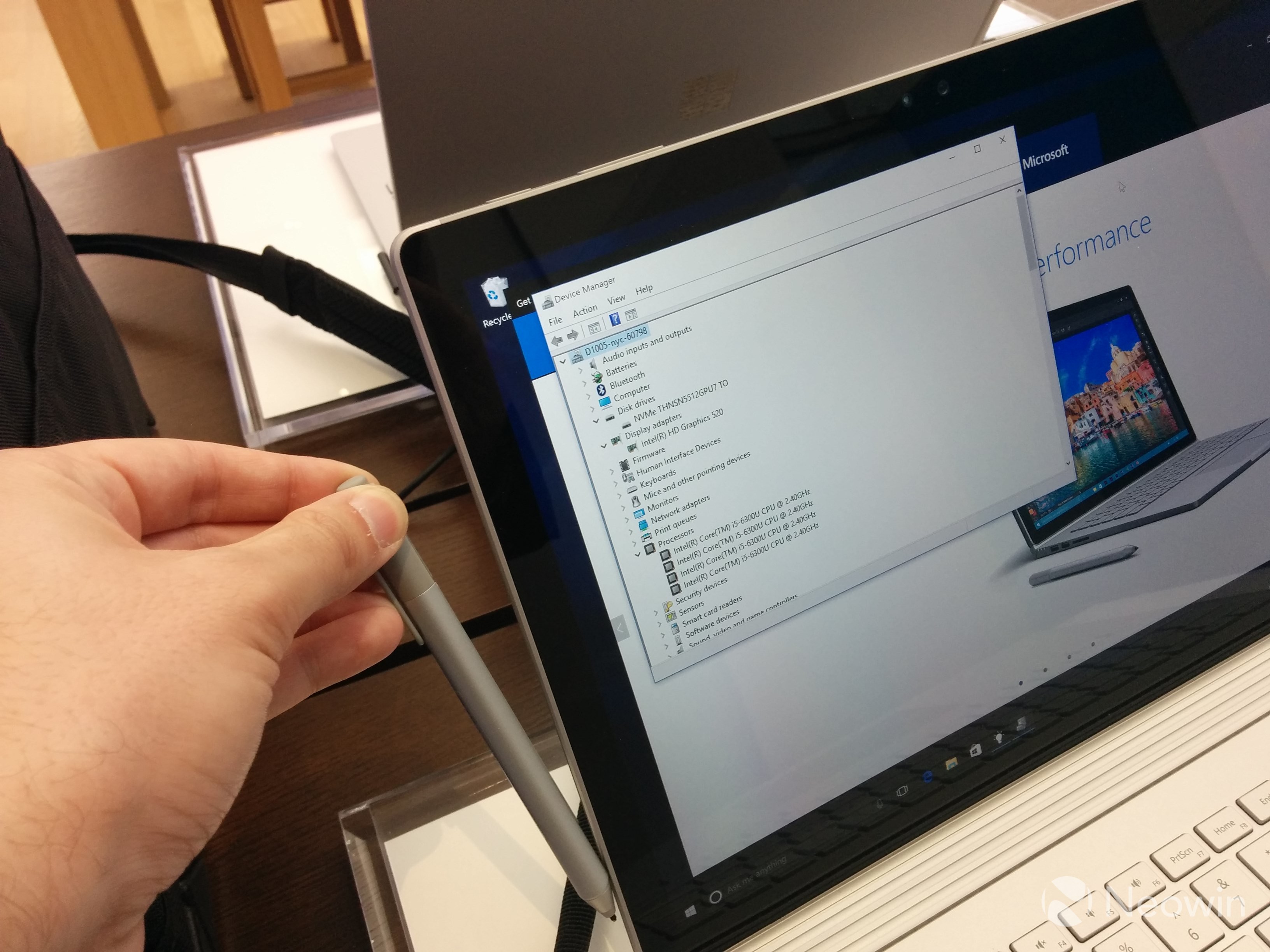 比蘋果Apple Store更氣派！全球最大微軟旗艦店開業(yè)