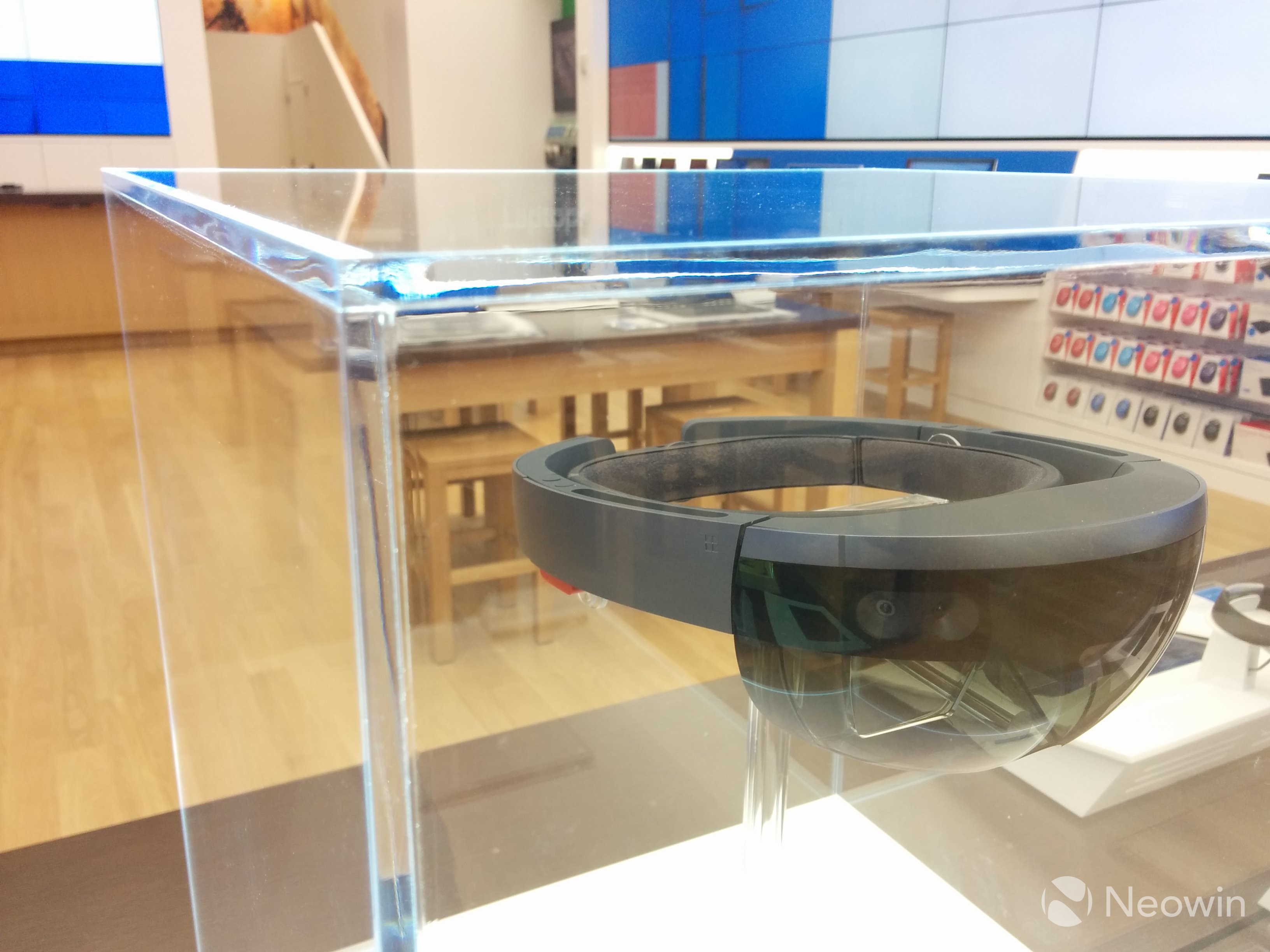 比蘋果Apple Store更氣派！全球最大微軟旗艦店開業(yè)