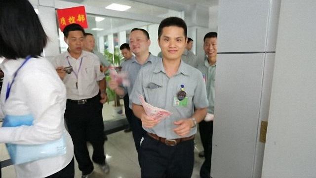 格力手機你買帳嗎?員工一次購12臺