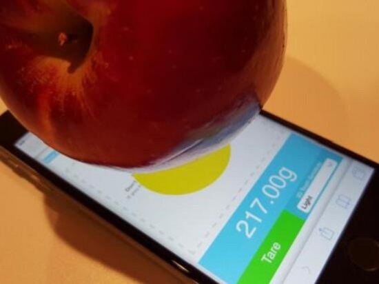 利用iPhone的顯示屏給物體稱重你試過嗎?