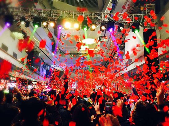 微信說跨年夜香港是“晚睡王”,你晚睡了嗎?