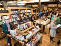 實體書店或迎來復(fù)蘇？亞馬遜要開約400家書店