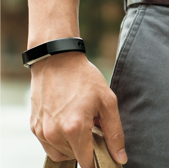 不怕吐槽了!Fitbit也走時尚路線推Alta智能手環