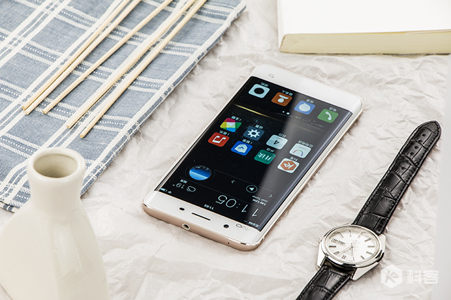vivo Xplay5圖賞：雙曲面屏釋放的文藝氣質