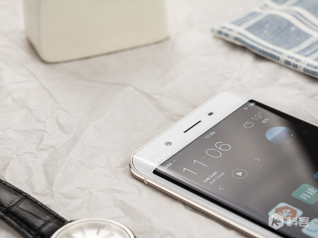 vivo Xplay5圖賞：雙曲面屏釋放的文藝氣質