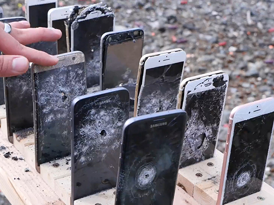 蘋果iPhone對比三星Galaxy:擋子彈誰更強