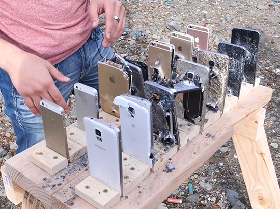 蘋果iPhone對比三星Galaxy:擋子彈誰更強