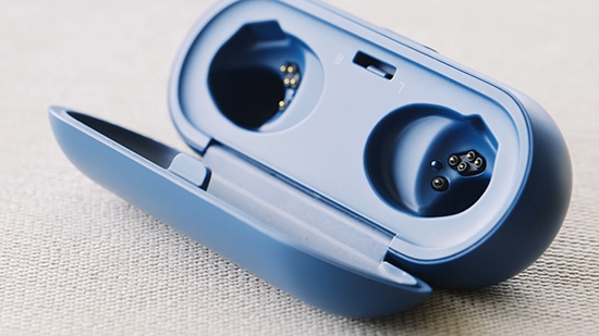 三星Gear IconX無(wú)線耳機(jī)開(kāi)箱:外觀帥就夠了