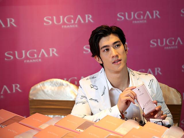 又見明星代言，SUGAR糖果時(shí)尚手機(jī)推新品F7