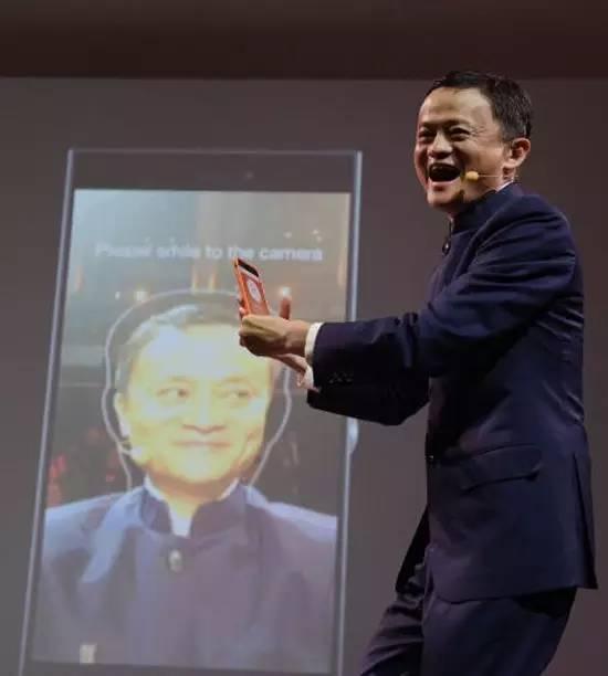 被馬云玩壞的刷臉支付來了,這下不剁手該整容吧!