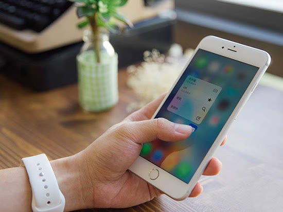 iPhone 6s果然賣不動,蘋果都在朋友圈賣廣告了