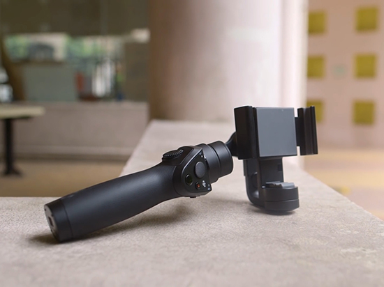 把手機攝像提升一高度的大疆Osmo Mobile