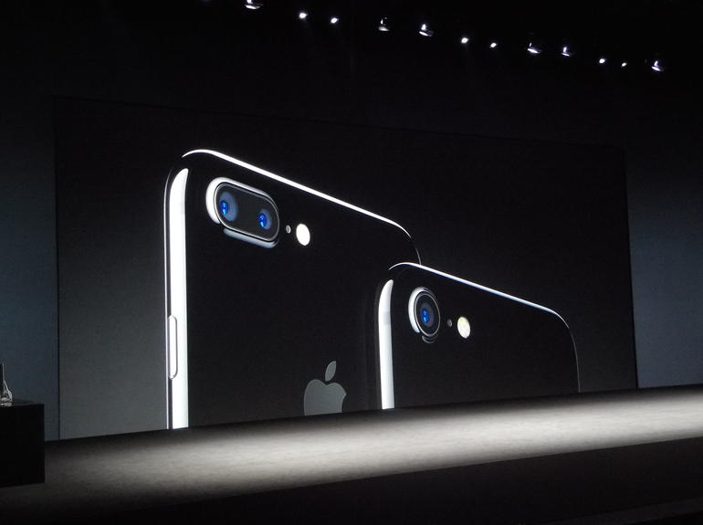 iphone-7-and-iphone-7-plus.jpg 不再稀罕 亮黑色iPhone 7 Plus價(jià)格暴跌