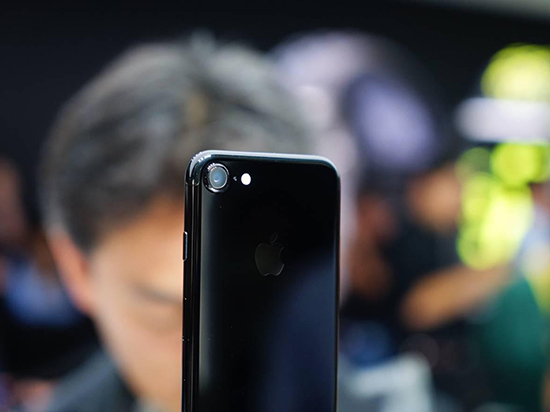 三星不哭！蘋果iPhone 7也炸了