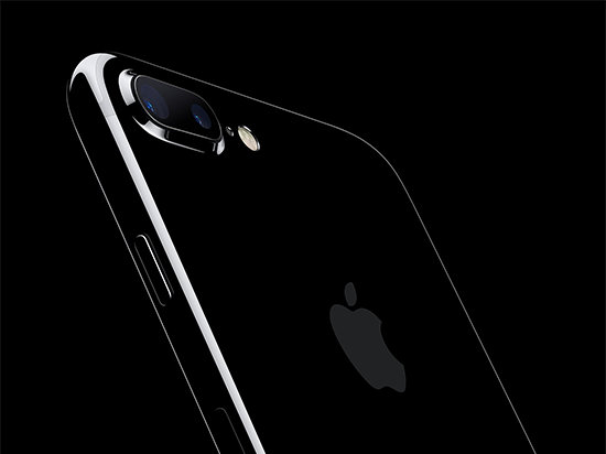 用久了會懷孕？網友iPhone 7 Plus電池把屏幕給撐爆了