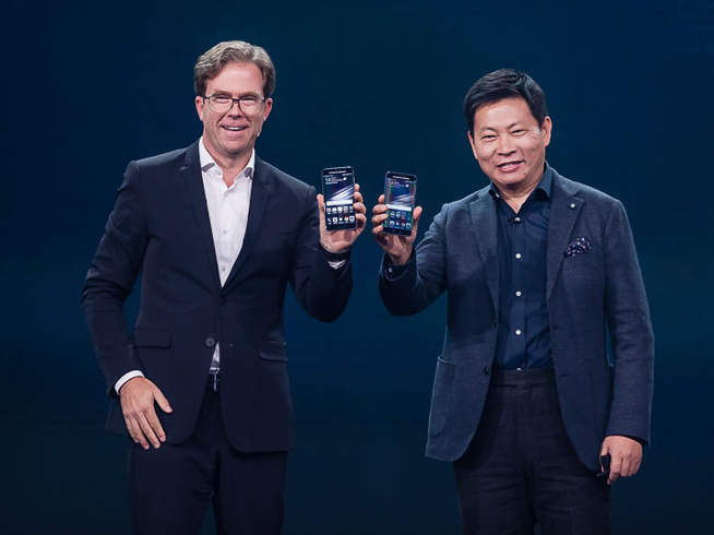 華為Mate 9發(fā)布：曲面屏版超萬(wàn)元，黑科技再領(lǐng)先