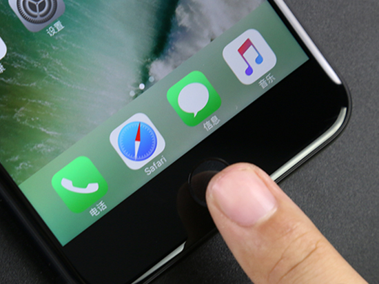 有錢就是任性!老外用工業(yè)水鉆暴虐iPhone 7