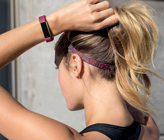 Fitbit發布新款Alra HR手環:顏值超高 全球最薄
