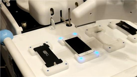 科客晚報:安卓之父新機月底發布?iPhone 8或取消指紋識別