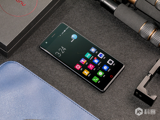 8GB內存+無邊框設計！nubia Z17真機圖賞