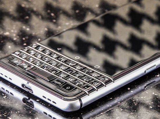 黑莓官方微博更名BlackBerry中國:KEYone或下月發售