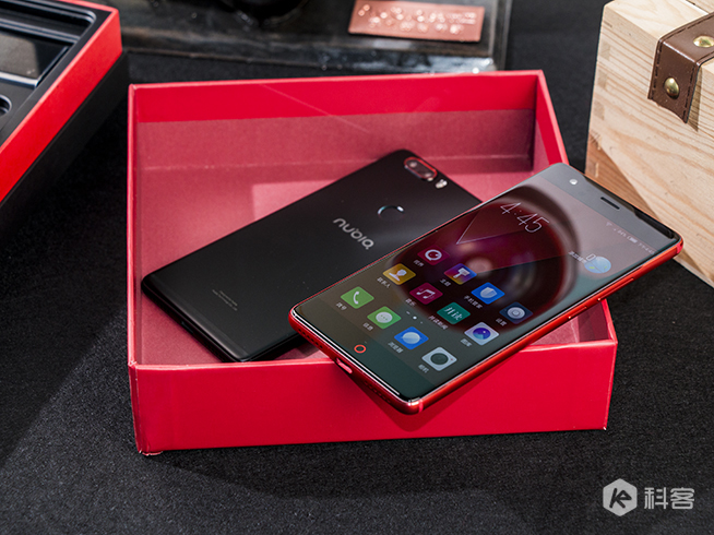 來(lái)一點(diǎn)熱情吧!努比亞nubia Z17烈焰紅圖賞