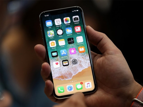 iPhone X今日開售搶破頭,而iPhone 8系列卻在瘋狂跳水
