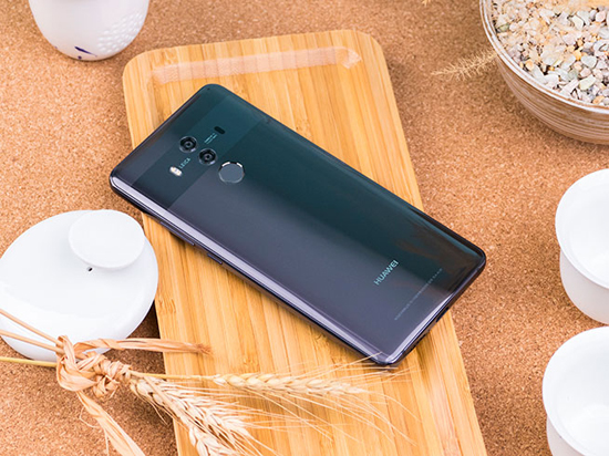 科客晚報:一加全面屏真機照曝光,iPhone X預購5小時銷量達550萬