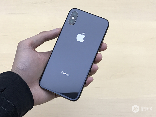 蘋(píng)果iPhone X上手體驗(yàn)：全程驚艷，墨鏡難不倒面容ID