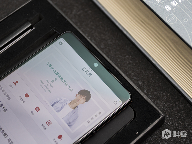 全面屏堅果Pro 2圖賞:機身正反都漂亮