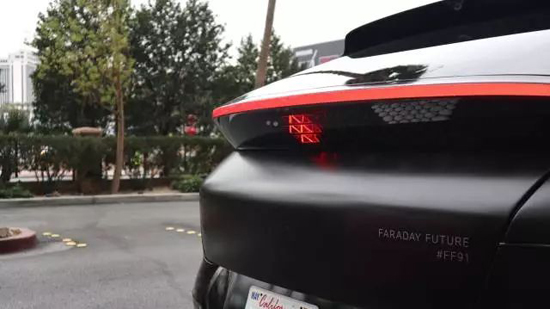 CES 2018大展首日精彩匯總：賈躍亭夢(mèng)想車再蹭熱點(diǎn)，中國(guó)品牌“霸館”