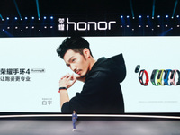99元配六軸傳感器 榮耀手環4Running版發布