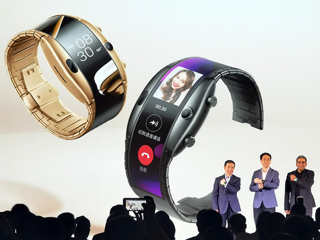 十項技能贏蘋果Watch！實測努比亞阿爾法腕機有多香？