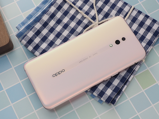 OPPO Reno開箱體驗:全景屏+創意側旋升降結構